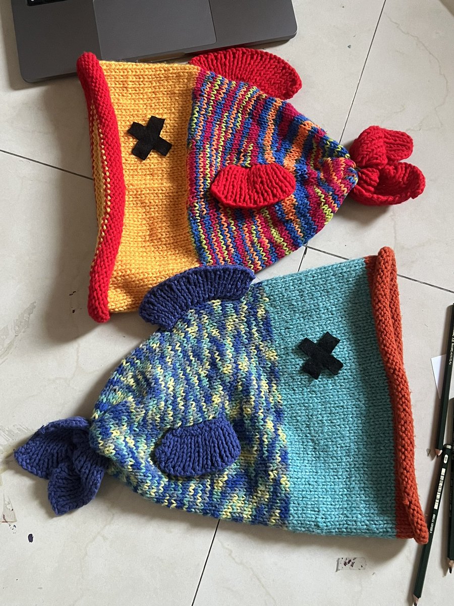 van84300667's tweet photo. hai ada yg tertarik ga ya kalo aku jual knitted fish beanie begini? rencananya mau buat yg banyak dulu baru dijual, ga open pre order soalnya warnanya ngikut stock benangku. harga mungkin sekitar 155k tapi belom fix juga https://t.co/mcSeWzYCeh