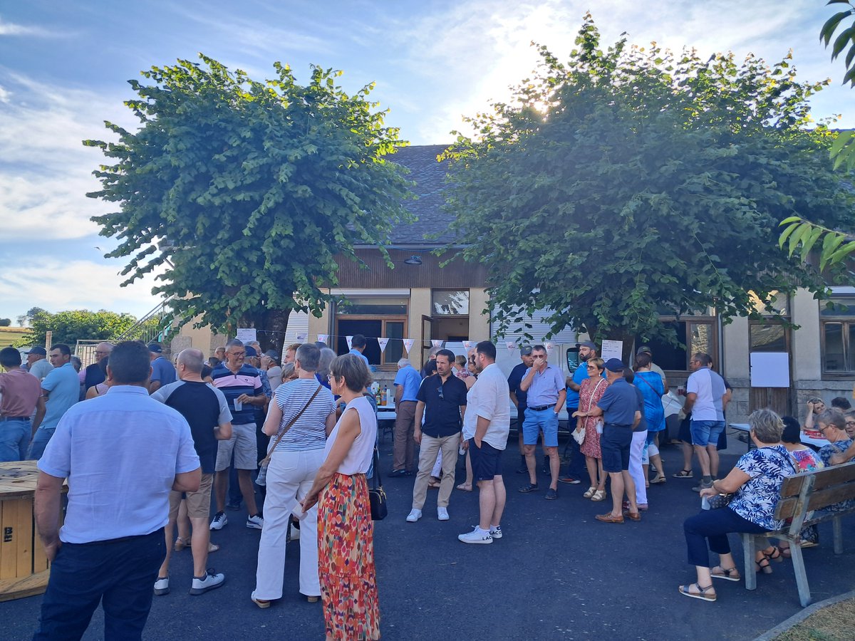 🎂A l’invitation de Christian Montin, maire de la commune, en présence des élus, des partenaires et des invités, Elodie Mareau sous-préfète, chargée de mission, a participé aux 60 ans de la MFR de Marcolès, l’occasion de revenir sur son histoire, l'évolution de ses missions et