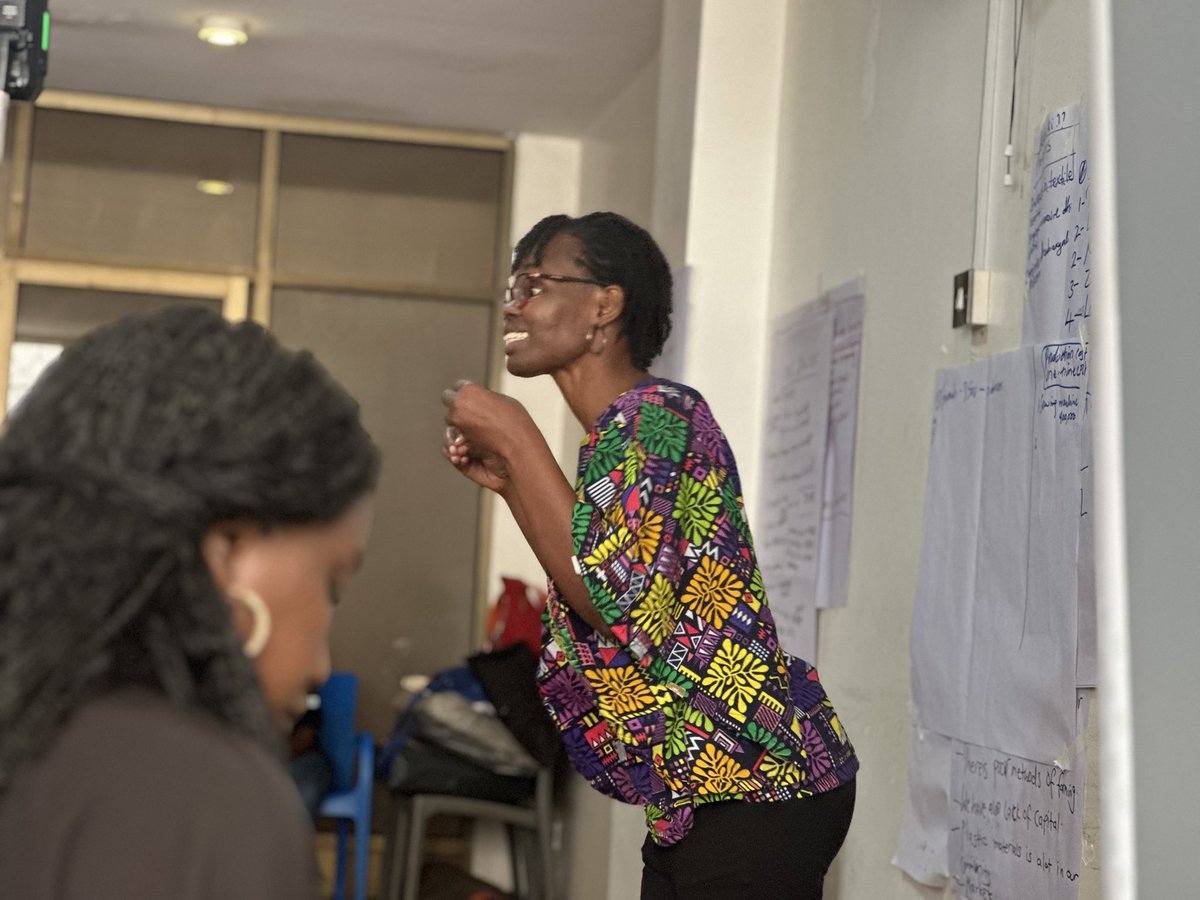 G4ClimateAction's tweet image. Understanding the problem is only the beginning. Being able to clearly articulate why your solution matters, who it serves, and what makes it different is what transforms an idea into a sustainable green business. #UVP #GreenpreneurshipAcademy2025