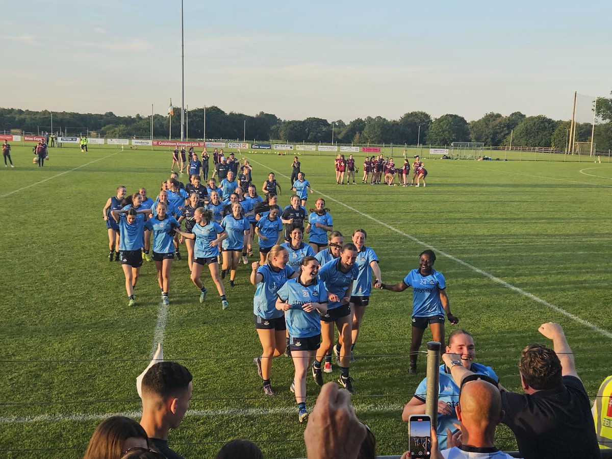almc_d's tweet image. Congrats to the Dublin Minor Ladies team on their tight win over Galway in the @ZuCarIreland All-Ireland U18 Semi-Final in Kinnegad! Onto the final v Cork 💙🏐🏆
🙌 @naomhmearnog quartet
@dublinladiesg @LGFAIreland