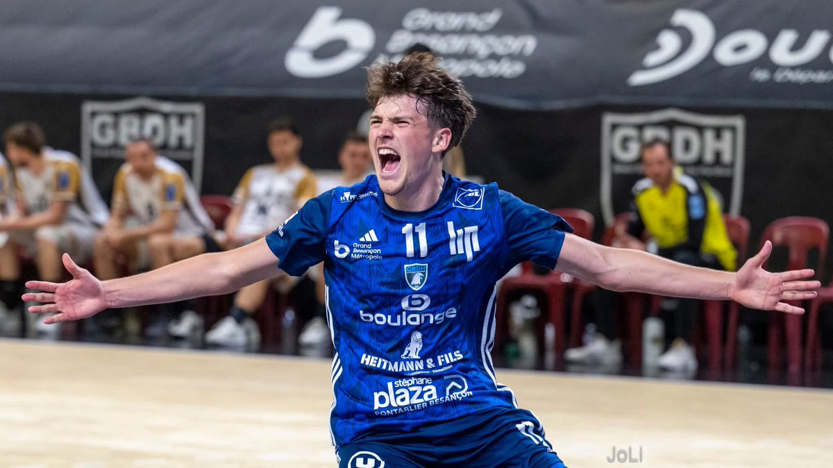 🎂 Le GBDH souhaite un joyeux anniversaire à son jeune arrière gauche Noa ARIZEUX 🥳 !

💭 Un petit message pour Noa ?

#AllezleGBDH #GrandissonsEnsemble #Anniversaire