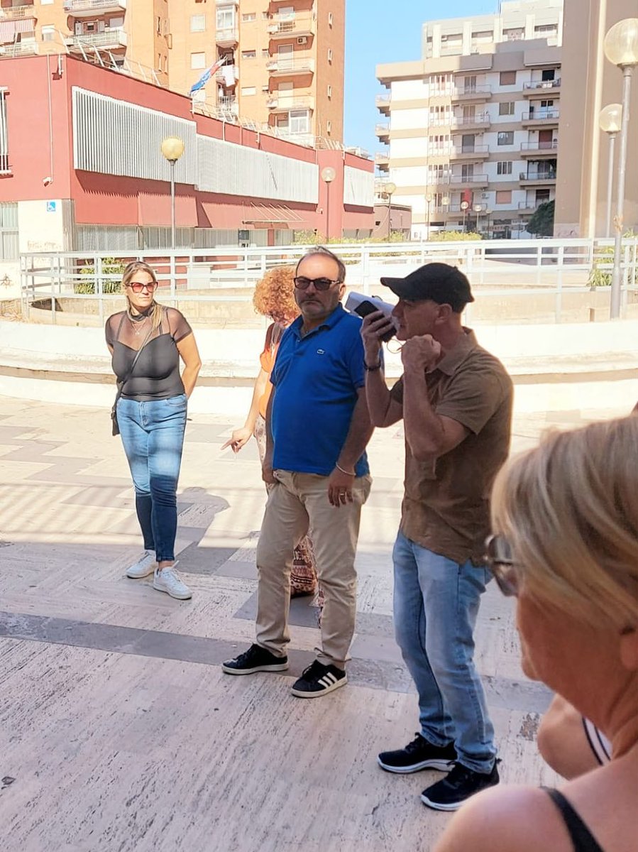 FisascatTABR's tweet photo. Siglata lโ#ipotesidiaccordo per il #rinnovo del #CCNL multiservizi๐ข
E nonostante il caldoโ๏ธ il nostro #AlessioCarpignano, ha incontrato #lavoratori e #lavoratrici del #ComunediTaranto per spiegare loro novitร e #aggiornamenti๐ ๏ธ
#CISL #FisascatCisl #Fisascat #Taranto #Brindisi https://t.co/ndiS0fvXxx