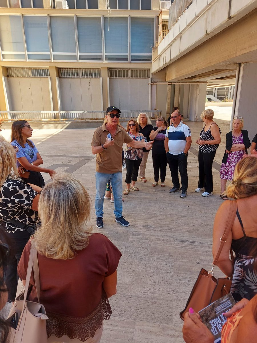 FisascatTABR's tweet photo. Siglata lโ#ipotesidiaccordo per il #rinnovo del #CCNL multiservizi๐ข
E nonostante il caldoโ๏ธ il nostro #AlessioCarpignano, ha incontrato #lavoratori e #lavoratrici del #ComunediTaranto per spiegare loro novitร e #aggiornamenti๐ ๏ธ
#CISL #FisascatCisl #Fisascat #Taranto #Brindisi https://t.co/ndiS0fvXxx