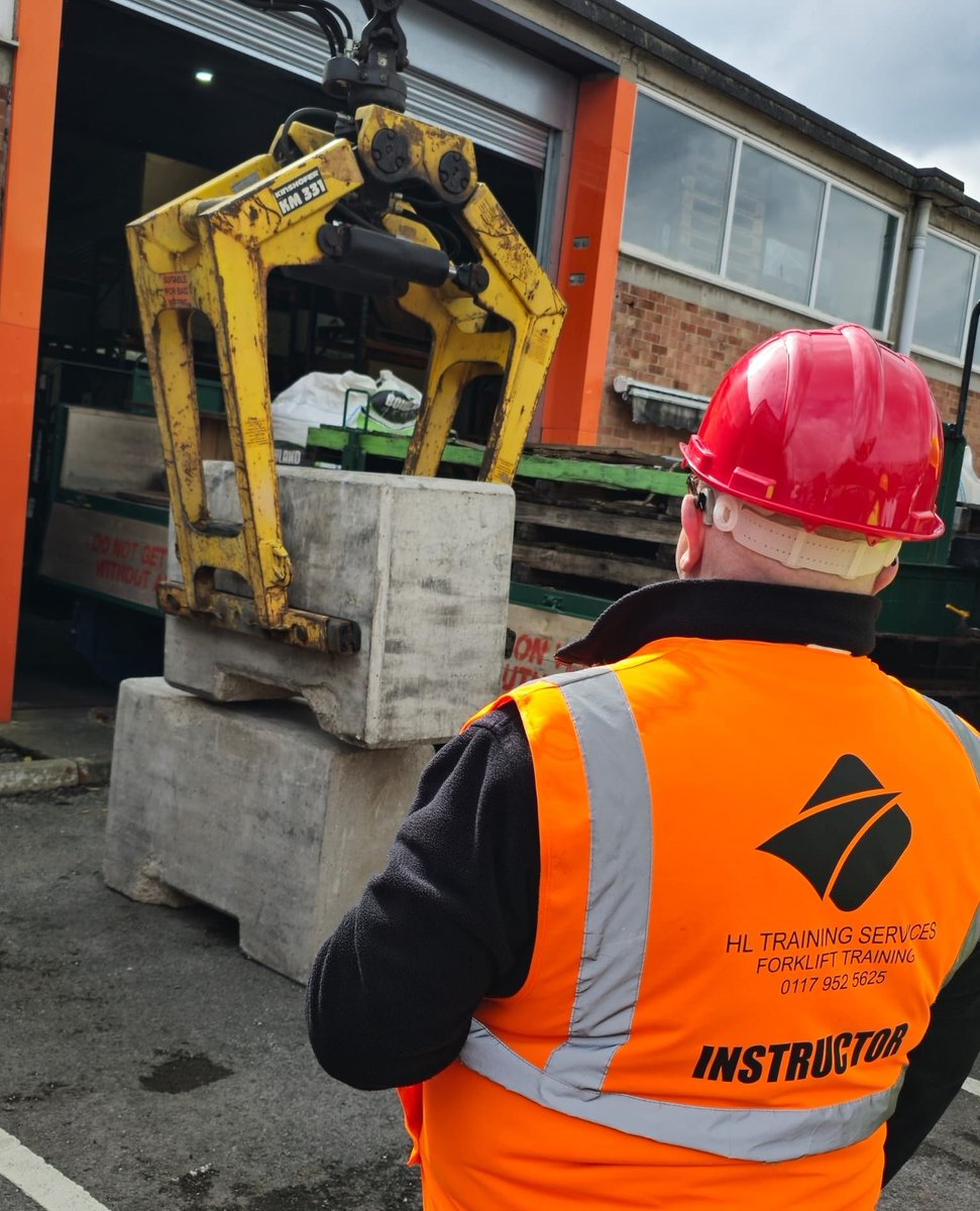 HLTraining1988's tweet photo. Next week we have spaces on our Lorry Loader (aka HIAB) Training course, at our Bristol Training Centre.

Check out our next available dates on our website;
https://t.co/6DDhIrb0nN https://t.co/3TYWbHLM5R