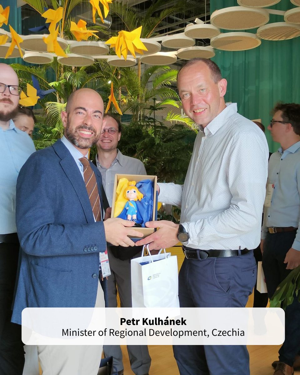euatexpo's tweet image. ✨ This week at the #EUPavilion ✨
We welcomed changemakers shaping sustainability & innovation:
🌍 From Veolia Group:
Yumiko Noda, Kenichi Takemoto & Michiko Ikeda
🇨🇿 From Czechia:
Minister Petr Kulhánek
Their insights help build a greener, more connected Europe 🌱🌐
#EUatExpo…