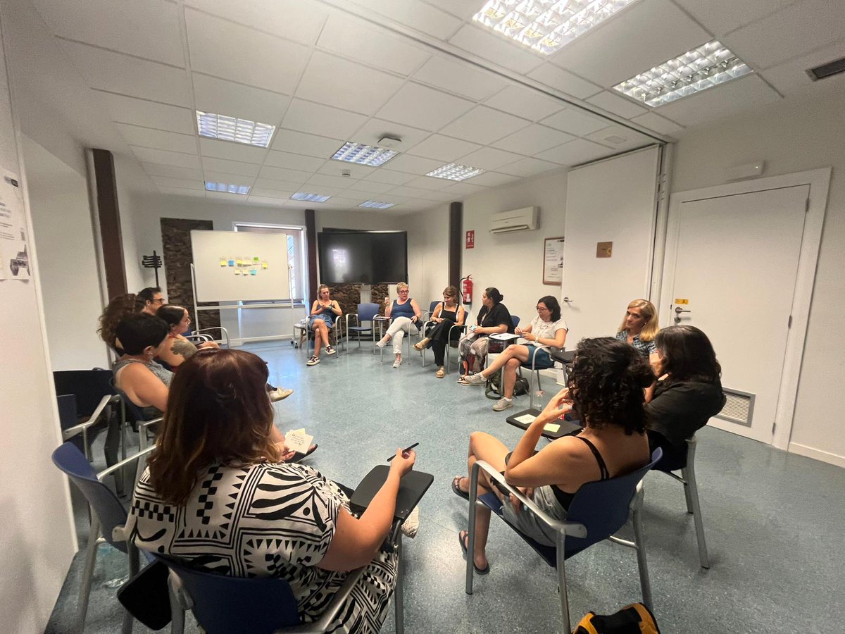 🚀 Ahir a la #InnoBAdora+ vam tancar el curs amb:

🏋️‍♀️ Mpowah (gimnàs per a dones)
🌍 Guia d'inserccionalitat Institut Diversitas
🤲 Intercooperació amb impacte social @OjalaProject

Tancament amb dinàmica de cures i coneixement per teixir sinergies 💫 ℹ️emprenedoria.barcelonactiva.cat/es/incubadora-…