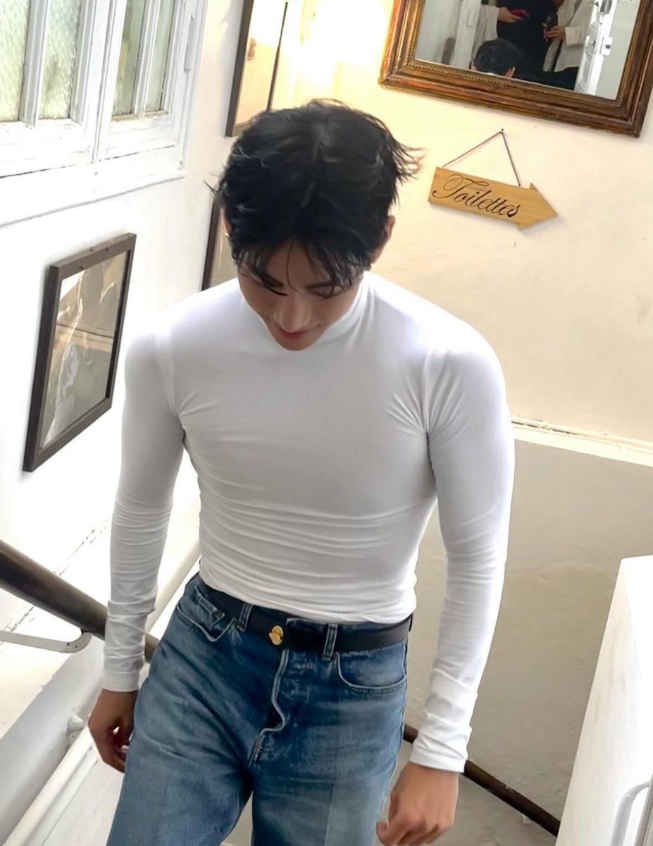 DUN AKSAM AYNI KOMBINI YAPIP DISARI CIKTIM AQQ YANLISLIKLA TAEHYUNGLA MATCHLENMISIM OLUCEMM