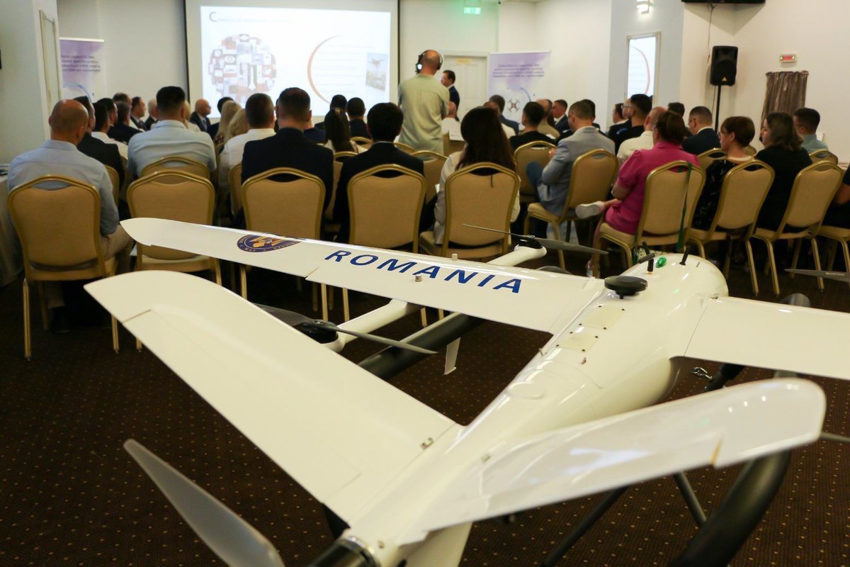 💬 "Importanța cooperării internaționale în fața transformărilor tehnologice" - <a href="/LucianFatu_Amb/">Lucian Fătu</a>  la lansarea proiectului MAI pentru protejarea infrastructurii critice împotriva UAS neautorizate. Centrul Euro-Atlantic pentru Reziliență susține inițiativa 🤝