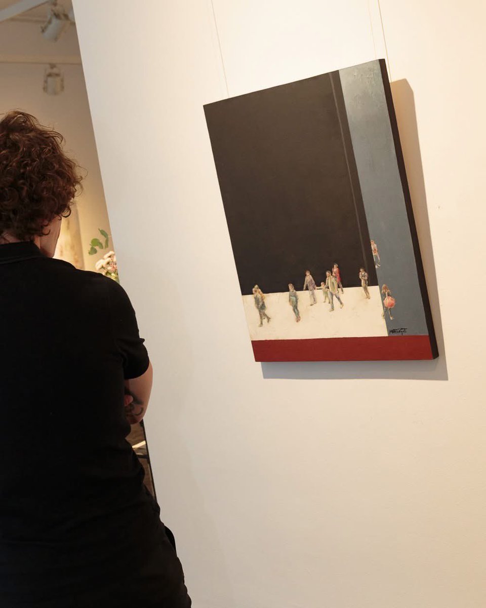 Martinguti nos invita a descubrir 🎨 La paradoja del individuo, su exposición actual en nuestra galería.

#galeriahaurie #laslucesylassombras #alejandroquincoces #galeria #artesevilla #culturasevilla #sevillahoy #esculturas #dibujo #arte #culturasev #TDSCultura

📸 <a href="/lapinzafoto/">LaPinza</a>