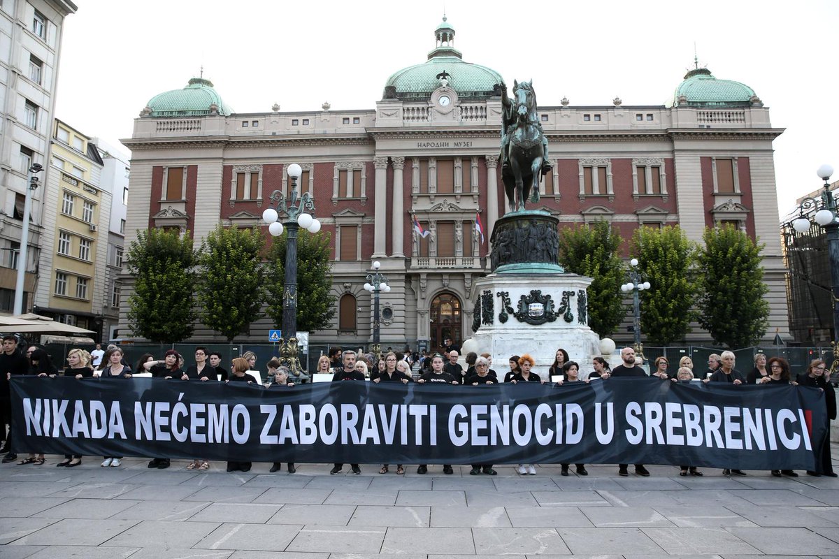 "Žene u crnom" - hrabra srca i savjest današnje Srbije. 🖤🖤