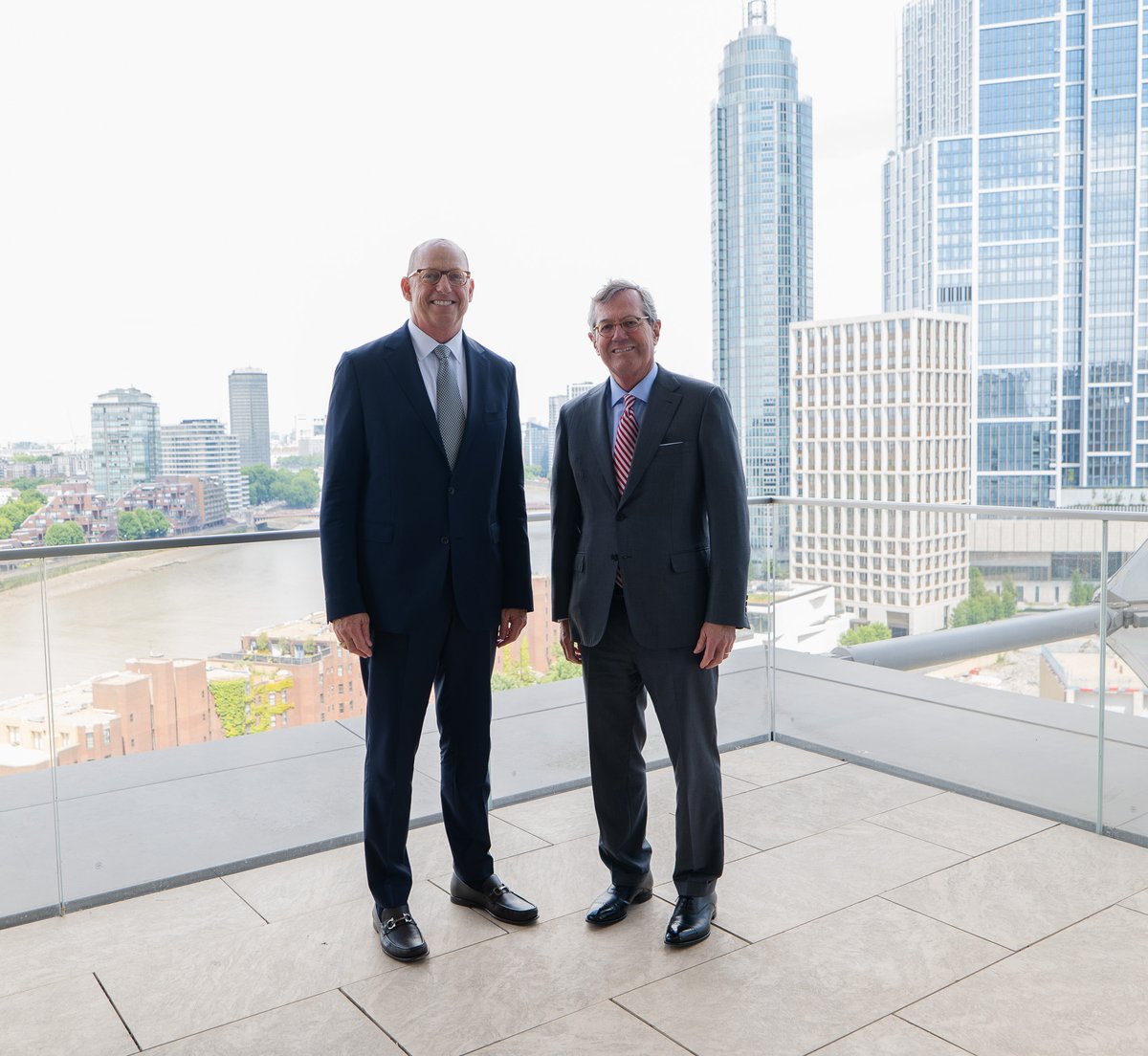 USAmbUK's tweet image. Great to meet with @amentum_corp CEO John Heller. Companies such as Amentum showcase the close business relationship between the U.S. and UK - investing in the UK’s nuclear industry, and maintaining a 50-year legacy of work with @DefenseHQ.