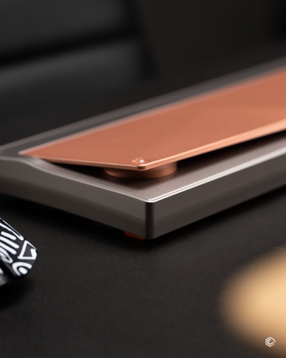 ScoopedBar's tweet photo. Manta keeps surprising, sounds really good! The fin weight isn’t just a chunk of metal, it’s CNC artwork. Every angle hits... except top-down, where it hides how wild the design actually is. Sleeper vibes. https://t.co/ZbkY9VAQzC