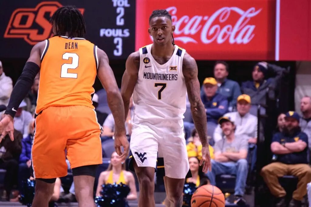 Grizzlies Officially Sign Javon Small to Two-Way Deal

wvsportsnow.com/grizzlies-offi…