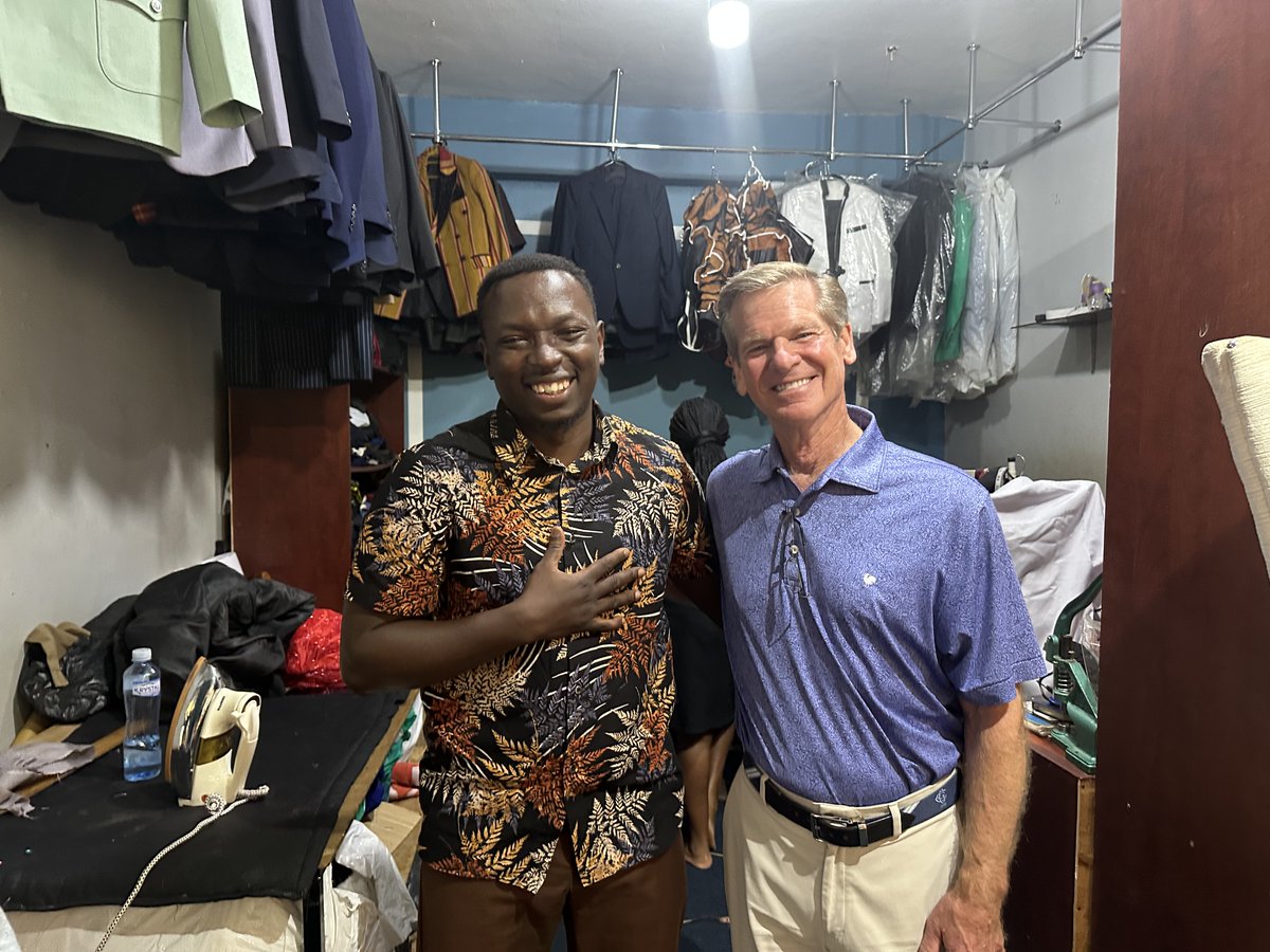 AvodaBiz's tweet image. 10 Years in Business vs. 35 Years In
Many beautiful things happened this week at AVODA, among them was a powerful conversation between two entrepreneurs at different stages of the journey.
Read the full story here: linkedin.com/company/avoda-…
#GoingFarTogether #FiatLux