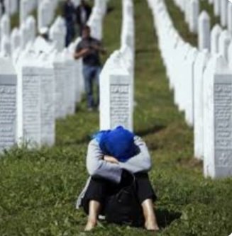 Bazı acılar asla unutulmaz #SrebrenitsaKatliamı 

unutmadık