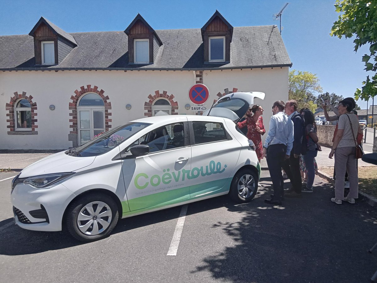 Signature du Contrat Opérationnel de Mobilité Mayenne Centre à Vaiges !
La Région des Pays de la Loire a signé ce mercredi 9 juillet à Vaiges, avec ses partenaires, le 7e Contrat Opérationnel de Mobilité (COM) pour le bassin Mayenne Centre. Ce contrat sur 5 ans vise à optimiser