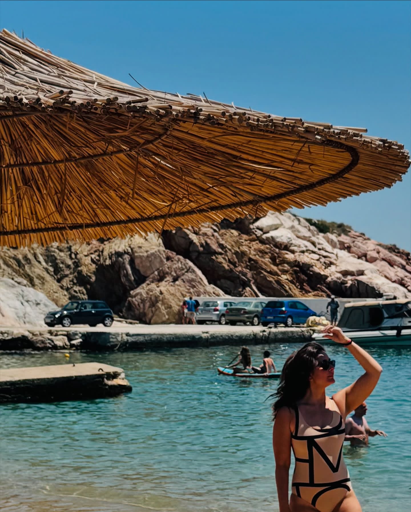 Gvk_g0takAAyISF?format=jpg&name=large