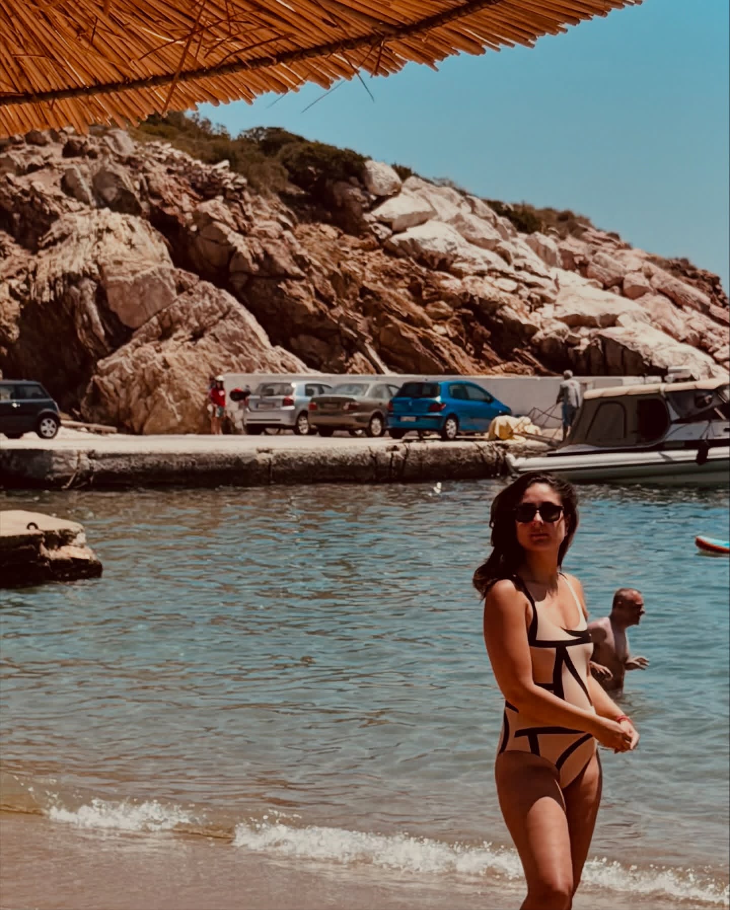 Gvk_g11boAA6tg5?format=jpg&name=large