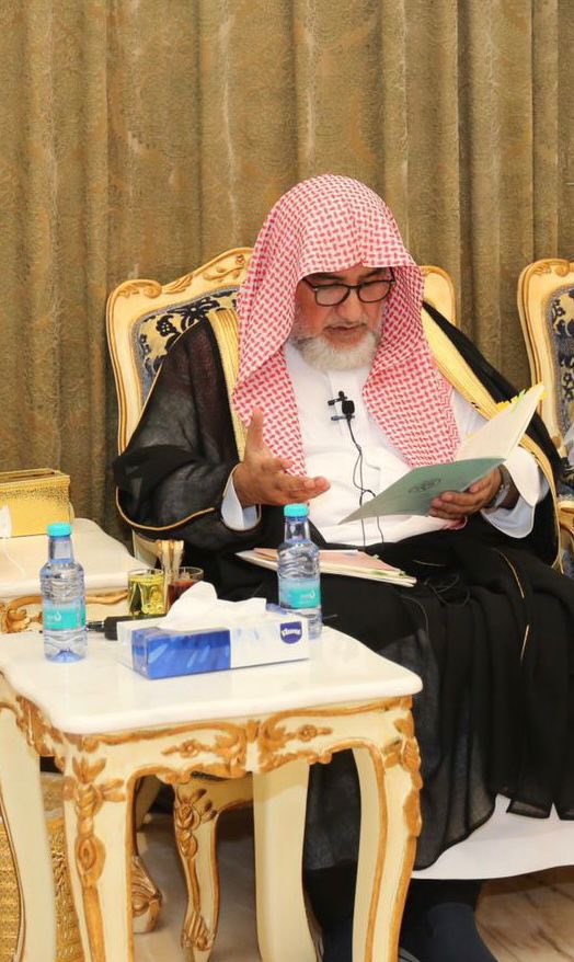 من فوائد معالي شيخنا العلاّمة #صالح_آل_الشيخ 
"ومما سمعت من الشيخ عبد الرزاق عفيفي رحمه الله أنه كان يقول : ابن قدامة عمل الفقه على مراحل كالمراحل الدراسية الآن .
فالعمدة للابتدائي، والمقنع للمتوسط، والكافي للثانوي، والمغني للجامعي. هذا ترتيبها، وهذا صحيح، ترتيب منطقي"