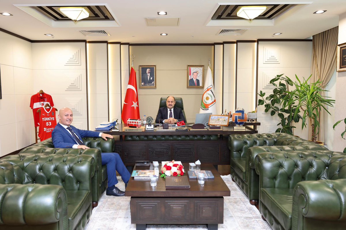 Türk Eczacılar Birliği Genel Sekreteri Ali Erdem, Şanlıurfa Büyükşehir Belediye Başkanımız Mehmet Kasım Gülpınar'ı ziyaret ettiler.

Nazik ziyaretlerinden dolayı kendilerine teşekkür ederiz.