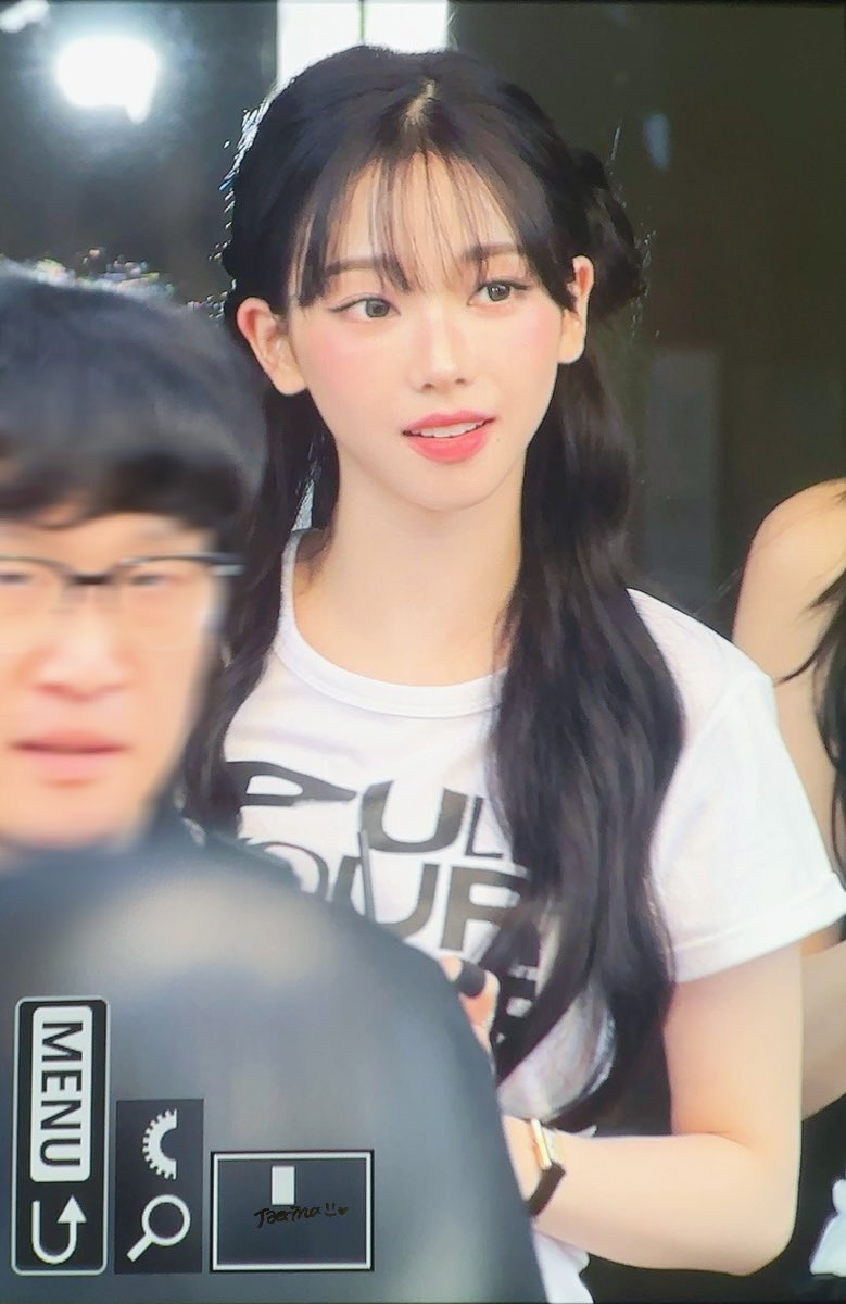 taerina09's tweet image. 250711 KBS 퇴근
#카리나 #에스파 #aespa #Karina