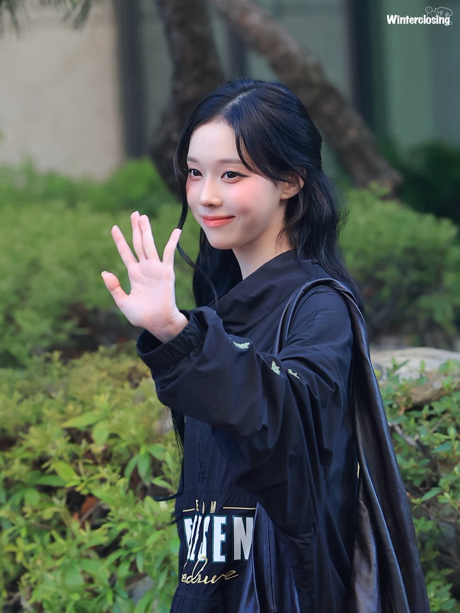 kwtclosing0101's tweet image. 250711 Music Bank
🫶🫶🫶
#aespa #æspa #에스파
#WINTER #윈터