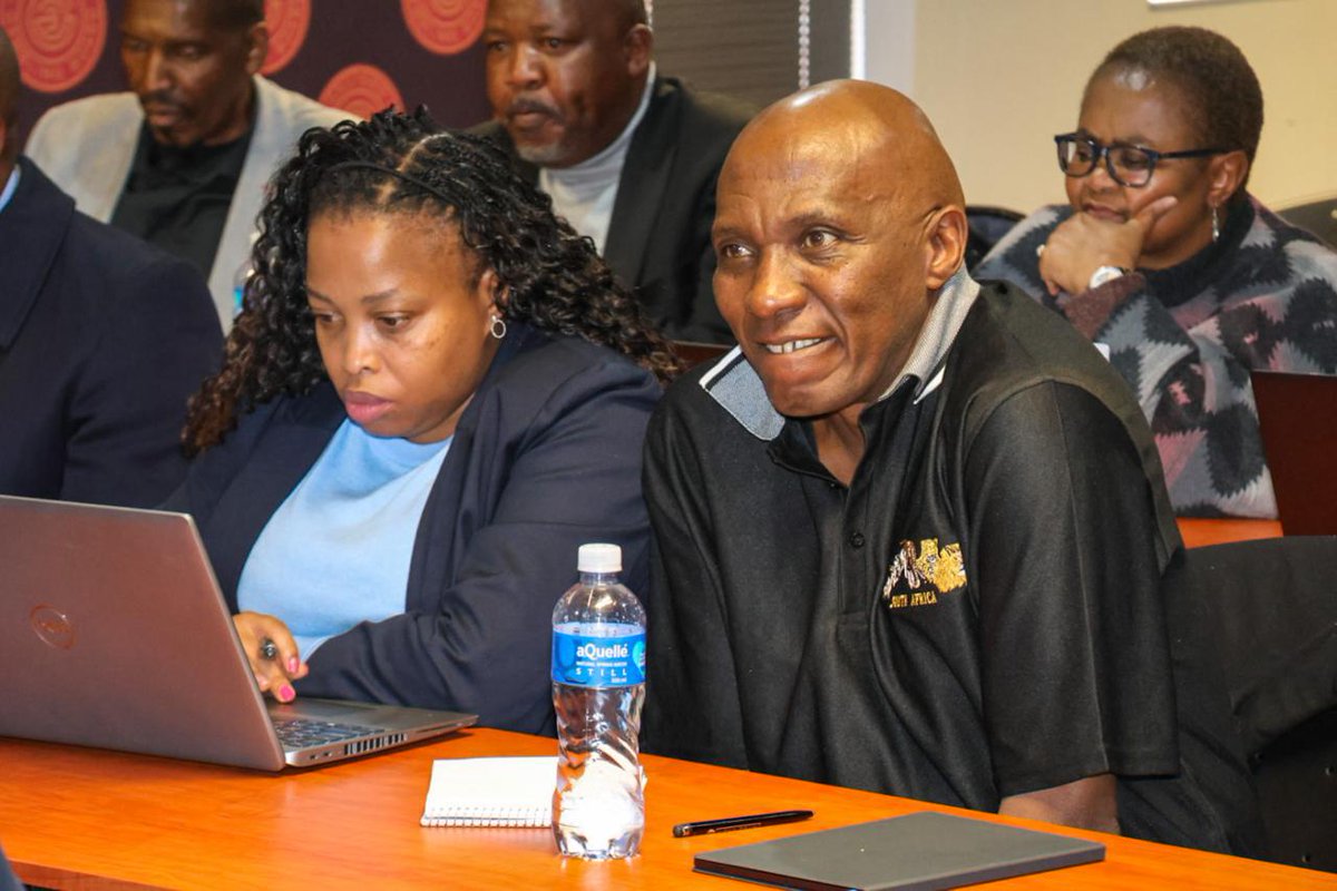 Gauteng Treasury (@gautengtreasury) on Twitter photo ๐ธ | MEC <a href="/LebogangMaile1/">Lebogang Maile</a> leads a joint EMT with <a href="/GautengTreasury/">Gauteng Treasury</a>, <a href="/GautengDED/">Gauteng Department of Economic Development</a>, and entities to strengthen alignment and accountability.
Key discussions include the CSI Policy Framework, implementation of the TEDA report, the research agenda, and the consolidated Audit report. ๐ธ | MEC <a href="/LebogangMaile1/">Lebogang Maile</a> leads a joint EMT with <a href="/GautengTreasury/">Gauteng Treasury</a>, <a href="/GautengDED/">Gauteng Department of Economic Development</a>, and entities to strengthen alignment and accountability.
Key discussions include the CSI Policy Framework, implementation of the TEDA report, the research agenda, and the consolidated Audit report.