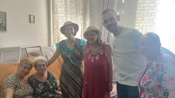 Unser CFI-Team ist nach Beerscheva gereist, um die Menschen zu besuchen und zu ermutigen, die durch den iranischen Raketentreffer in der Stadt so viel verloren haben. Tausende sind vertrieben worden und die Menschen sind zutiefst traumatisiert und versuchen, das Geschehene zu