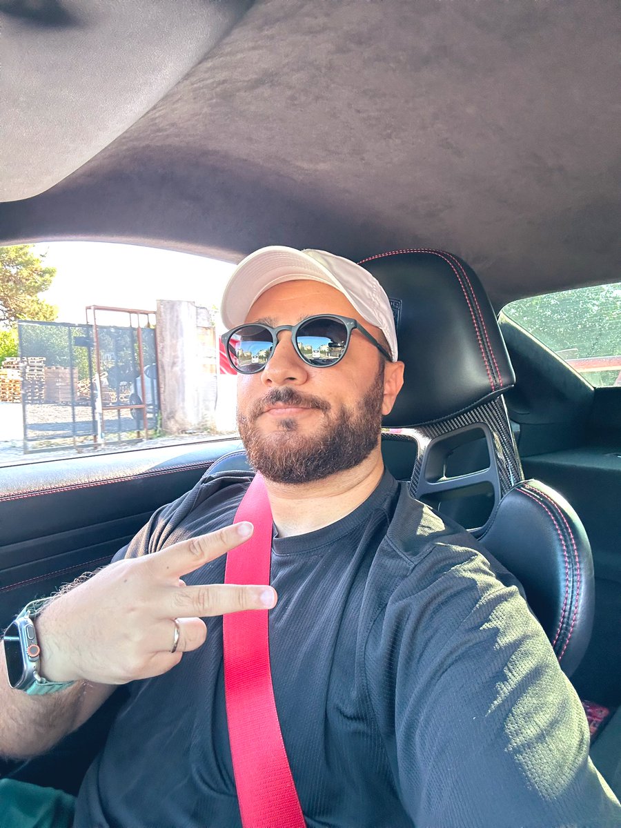 Herkes sabahın 7 buçuğunda işe yetişmek için trafikte stresle boğuşurken sen arkadaşınla tenis oynamaya gidiyorsundur🎾