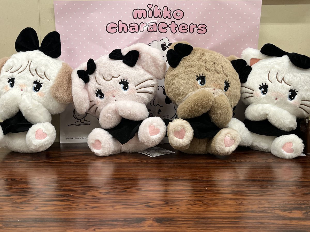 【景品情報】
本日よりmikko景品新登場！
黒のシックな衣装が可愛すぎる💕
ぬい撮りにも一緒にお家でまったりもいい感じ！！
＃ラクイチラクザ　＃mikko
