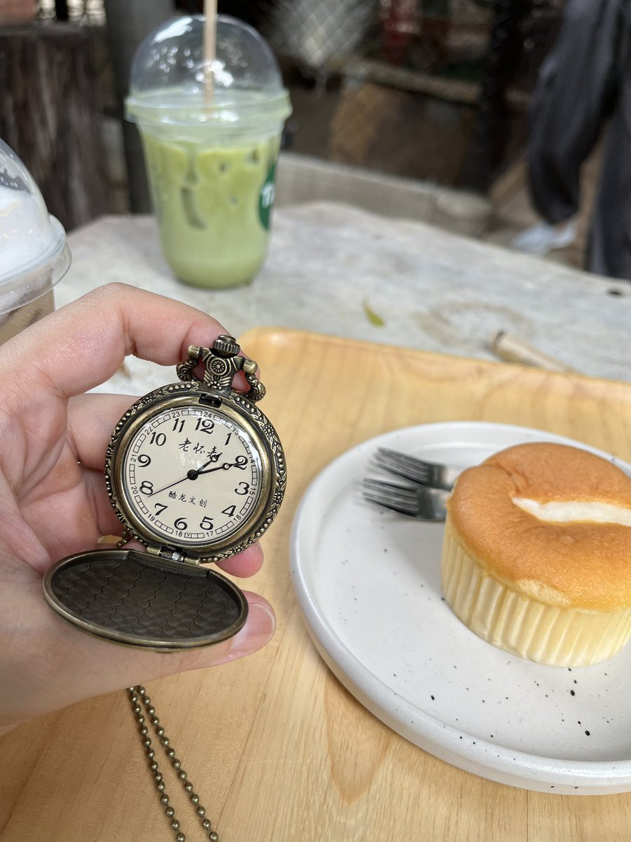 behide_bear's tweet image. “ที่นาฬิกาเราหมุนไปพร้อมๆ กัน”