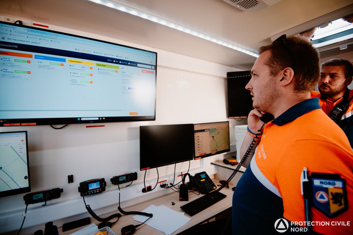 ProtecCivile59's tweet photo. 🟠 1/3 | Au cœur de l’effort : la Protection Civile veille sur le Chtriman
Les 28 & 29 juin, nos équipes étaient massivement mobilisées sur cet événement sportif majeur à Gravelines.
Des milliers d’athlètes et spectateurs , sous une chaleur écrasante 🔥.
#Chtriman https://t.co/vkN4XhzKpo