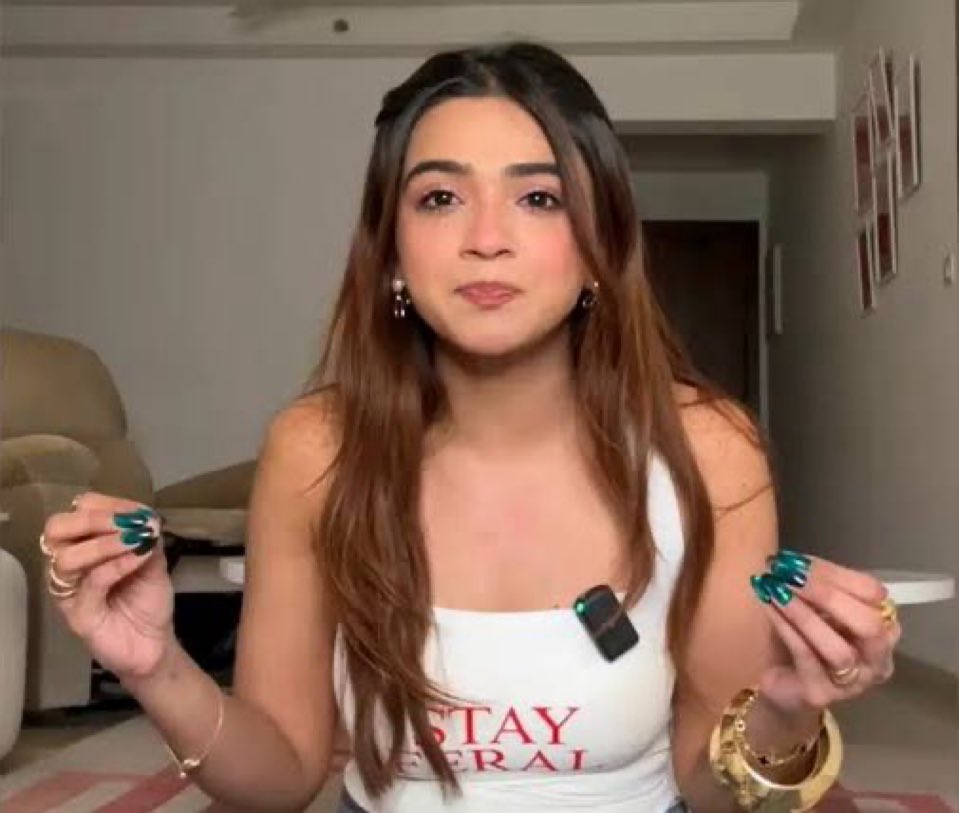 Divya 🦋 tweet media