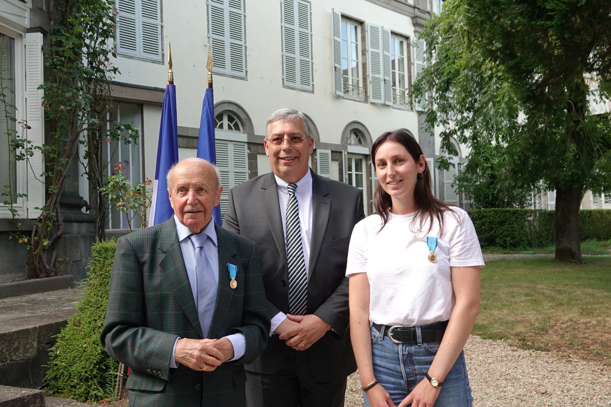 🏅Remise des médailles de la jeunesse, des sports et de l’engagement associatif 👉En présence des récipiendaires et de leurs familles, d'élus locaux et représentants du monde bénévole, aux côtés de Martial Mijoule, président du comité départemental olympique et sportif et de