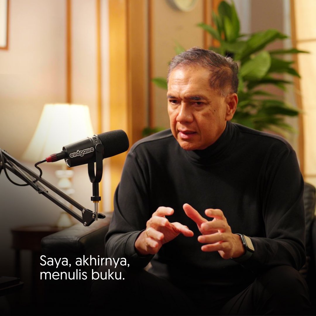GWirjawan's tweet image. Menulis sebuah buku rasanya terkesan asing, seakan sesuatu yang jauh dari kegiatan saya sehari-hari.

Namun setelah lima tahun perjalanan Endgame, lebih dari 200 percakapan dengan tokoh lintas bidang, dari para narator nasional hingga pemikir dunia, dan berbagai dorongan dari…
