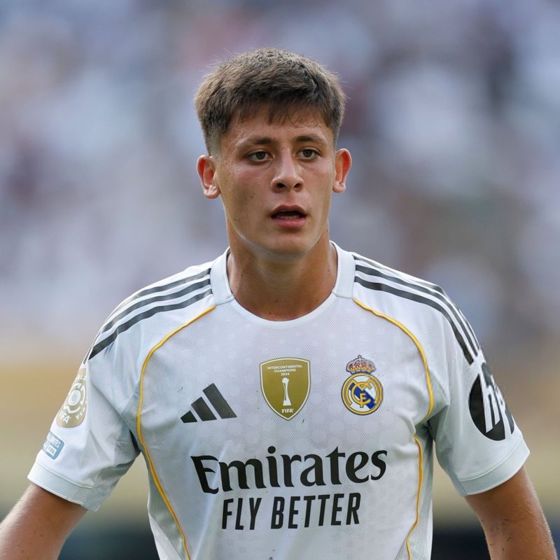 DeadlineDayLive's tweet photo. 🚨 Real Madrid are hesitating about signing a new midfielder because of the performances of Arda Guler in that position. 🤍🇹🇷

(Source: @diarioas) https://t.co/t1I3qXT0Tp