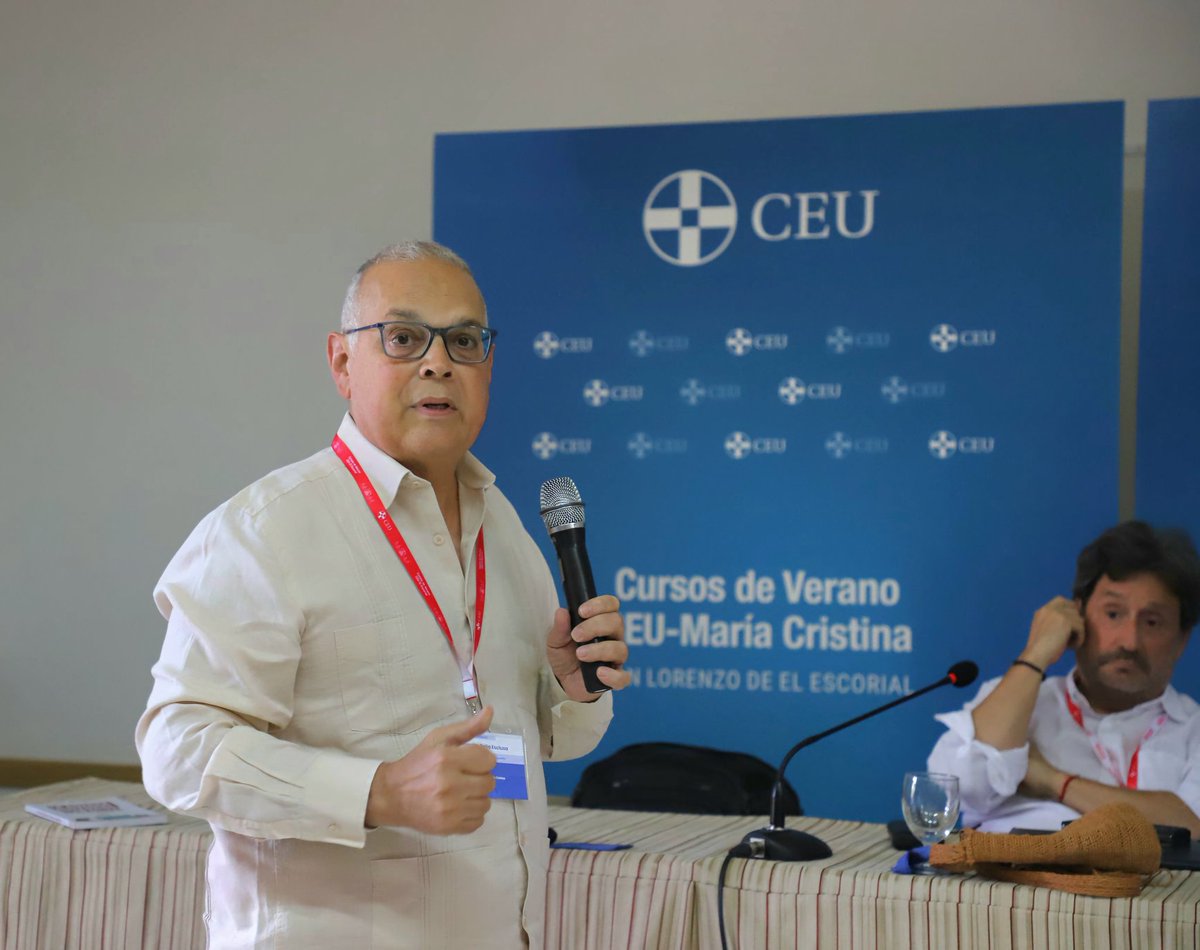 PenaEsclusa's tweet image. En mi ponencia en el curso de verano de @USPCEU que se realiza en San Lorenzo de El Escorial, hablo del folclore venezolano como una expresión cristiana de la Hispanidad, citando a los diablos danzantes de Yare y a la obra musical Florentino y el diablo @CEFAS_CEU