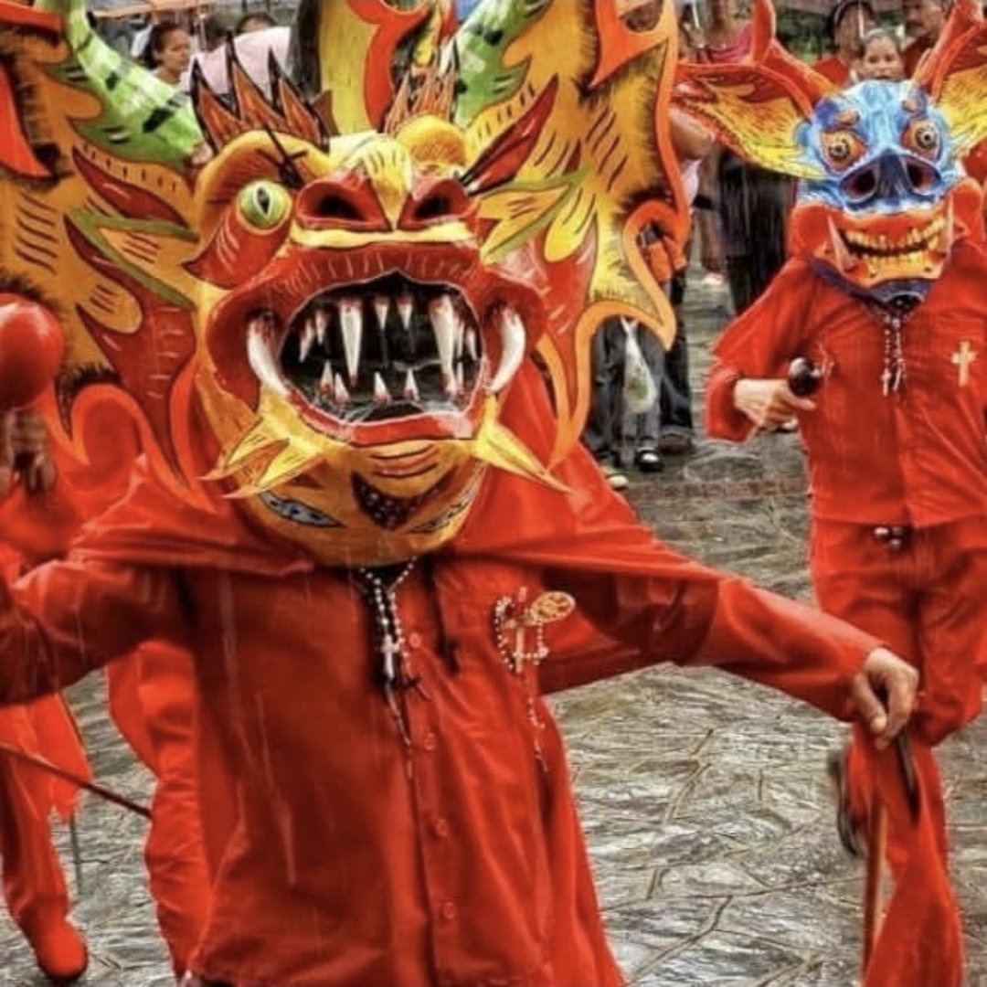 PenaEsclusa's tweet image. En mi ponencia en el curso de verano de @USPCEU que se realiza en San Lorenzo de El Escorial, hablo del folclore venezolano como una expresión cristiana de la Hispanidad, citando a los diablos danzantes de Yare y a la obra musical Florentino y el diablo @CEFAS_CEU