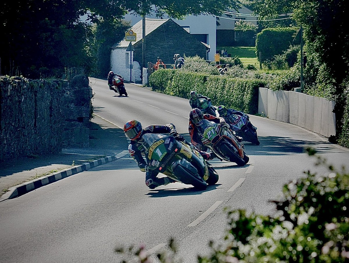 After a pretty disastrous TT fortnight, the Southern 100 provided a much needed tonic 😃 would be great to see Hicky in the mix next year too