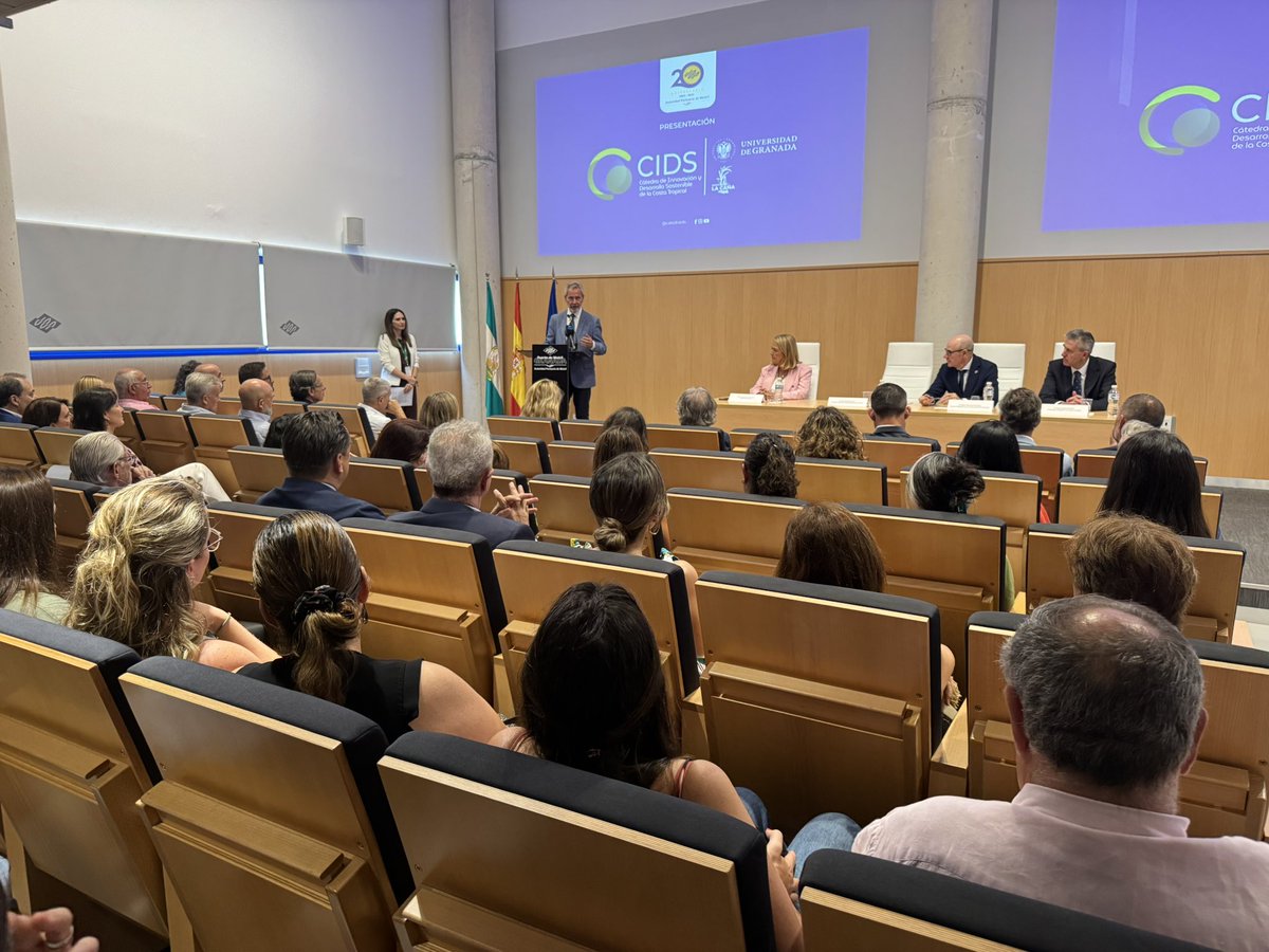 puertodemotril's tweet image. @puertodemotril , escenario de la firma oficial de la Cátedra de Innovación y Desarrollo Sostenible de la Costa Tropical, una alianza estratégica impulsada por la @CanalUGR @GrupoLCA con el objetivo de promover el desarrollo económico, social y medioambiental de la región