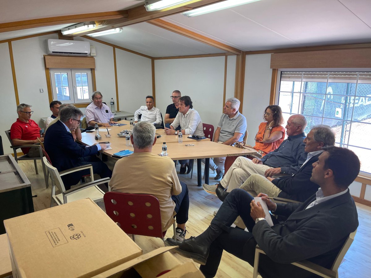 El Prat Empresarial tweet media