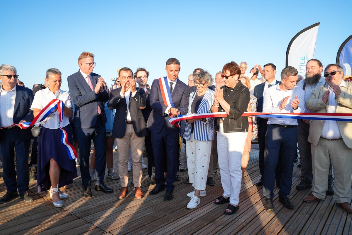 🌉 Inauguration de la passerelle de l’Aiguillon-la-Presqu’île !
La Région des Pays de la Loire célèbre l’ouverture de la passerelle de l’Aiguillon-la-Presqu’île, en Vendée. Symbole d’unité, elle relie deux rives et s’intègre harmonieusement au site Natura 2000, succédant au pont