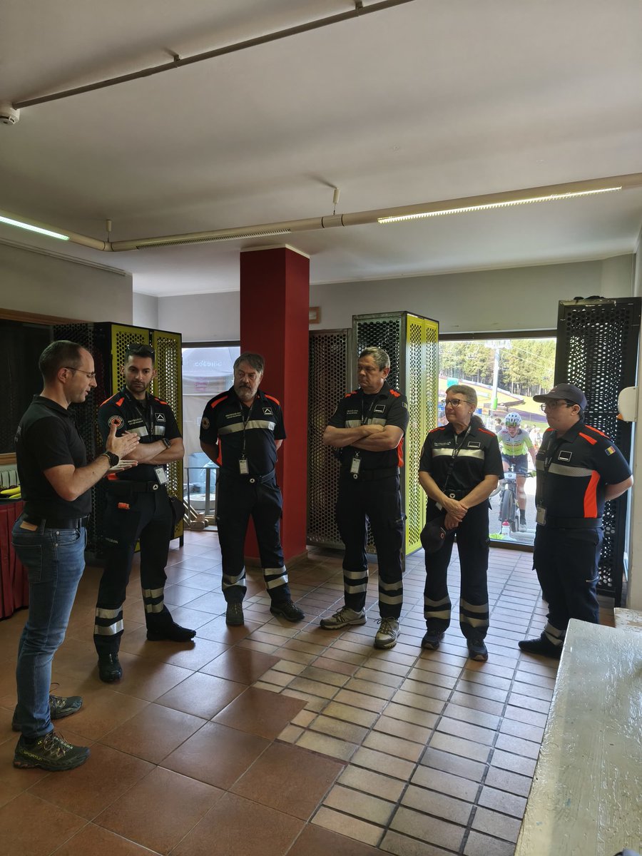 🦺🚴‍♂️ Avui hem començat el primer dia del CECOR, amb la participació del nostre Cos de Voluntaris a la Copa del Món de BTT, que estaran presents durant tot el cap de setmana.

#méspreparatsmésresilients