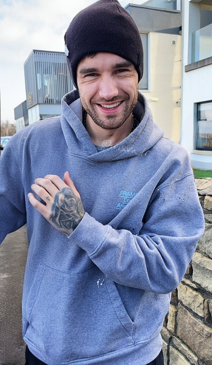 Irisvndr's tweet image. 🩶🪽