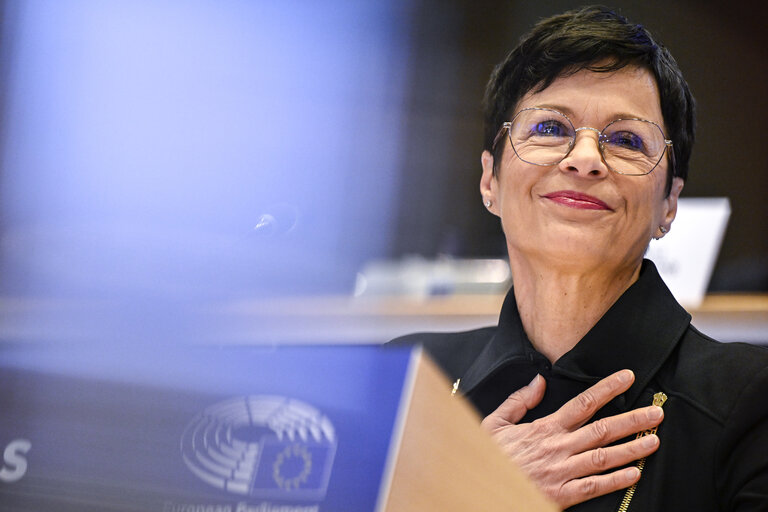 EWB_eu's tweet image. 🇷🇸 pro-government tabloids falsely claim that  @MartaKosEU accused Serbs of committing genocide. Kos published a video on X marking the 30th anniversary of Srebrenica genocide, calling for remembrance and unity — without mentioning Serbs or Serbia. ⬇️
europeanwesternbalkans.com/2025/07/11/ser…