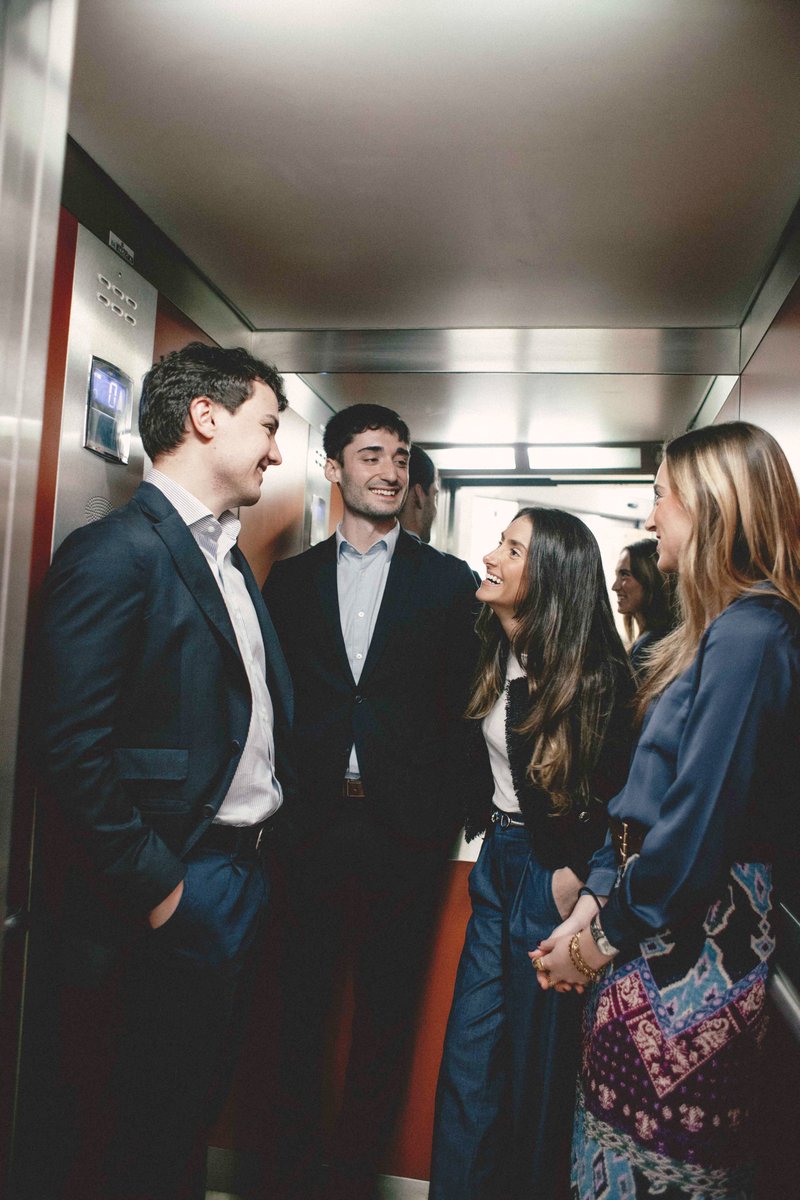 La clave de #GeneraciónImpacto está en su propósito: detectar, formar e impulsar a los líderes del futuro en asuntos públicos, relaciones institucionales y comunicación estratégica.  
Nuestro programa combina formación especializada, mentorización de profesionales con experiencia