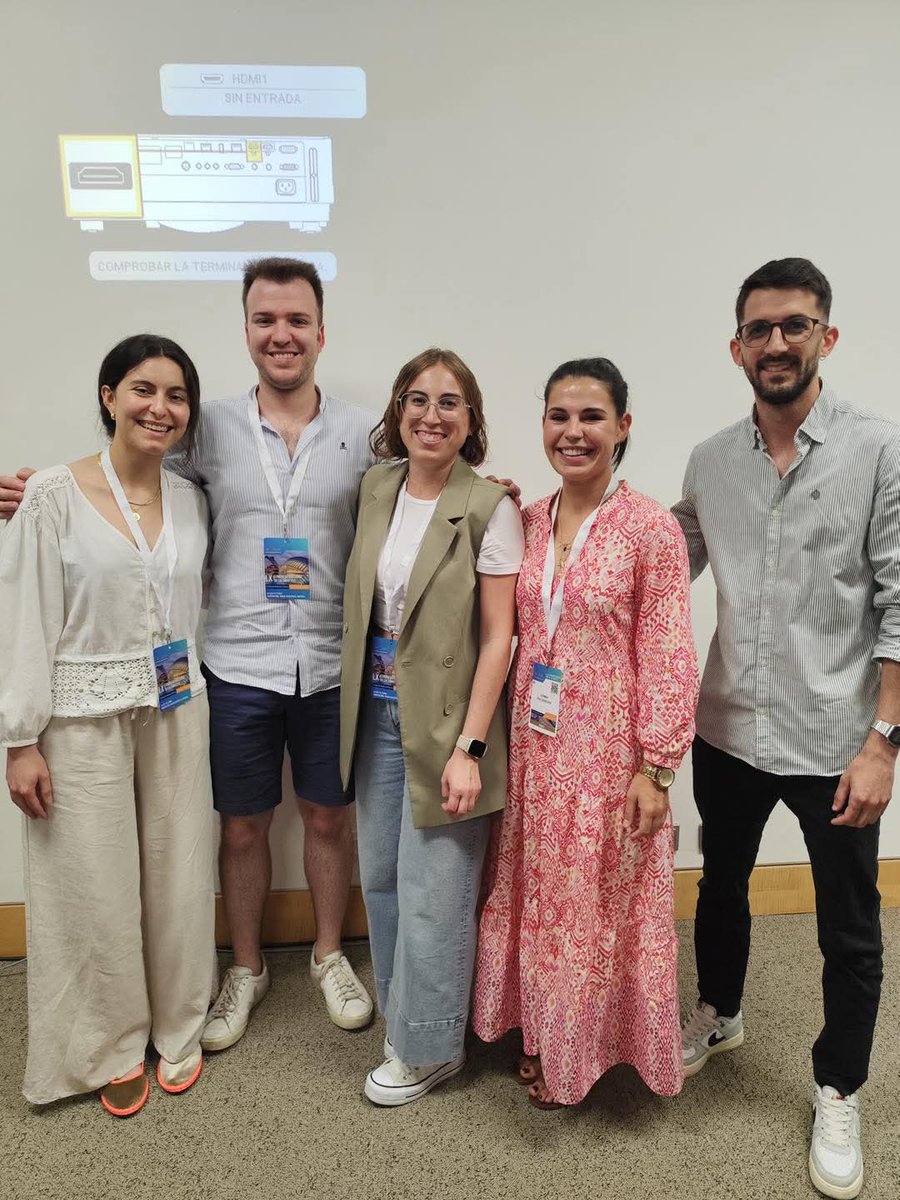 CAHU_Area_V's tweet image. 💬 La Dra. Carmen Díaz González, R5 de Medicina Intensiva del Hospital Universitario de Cabueñes, ha participado como ponente en el Congreso Nacional de la SEMICYUC, donde también forma parte del Comité responsable como Vocal 3 🩺
Un orgullo para nuestro hospital contar con…