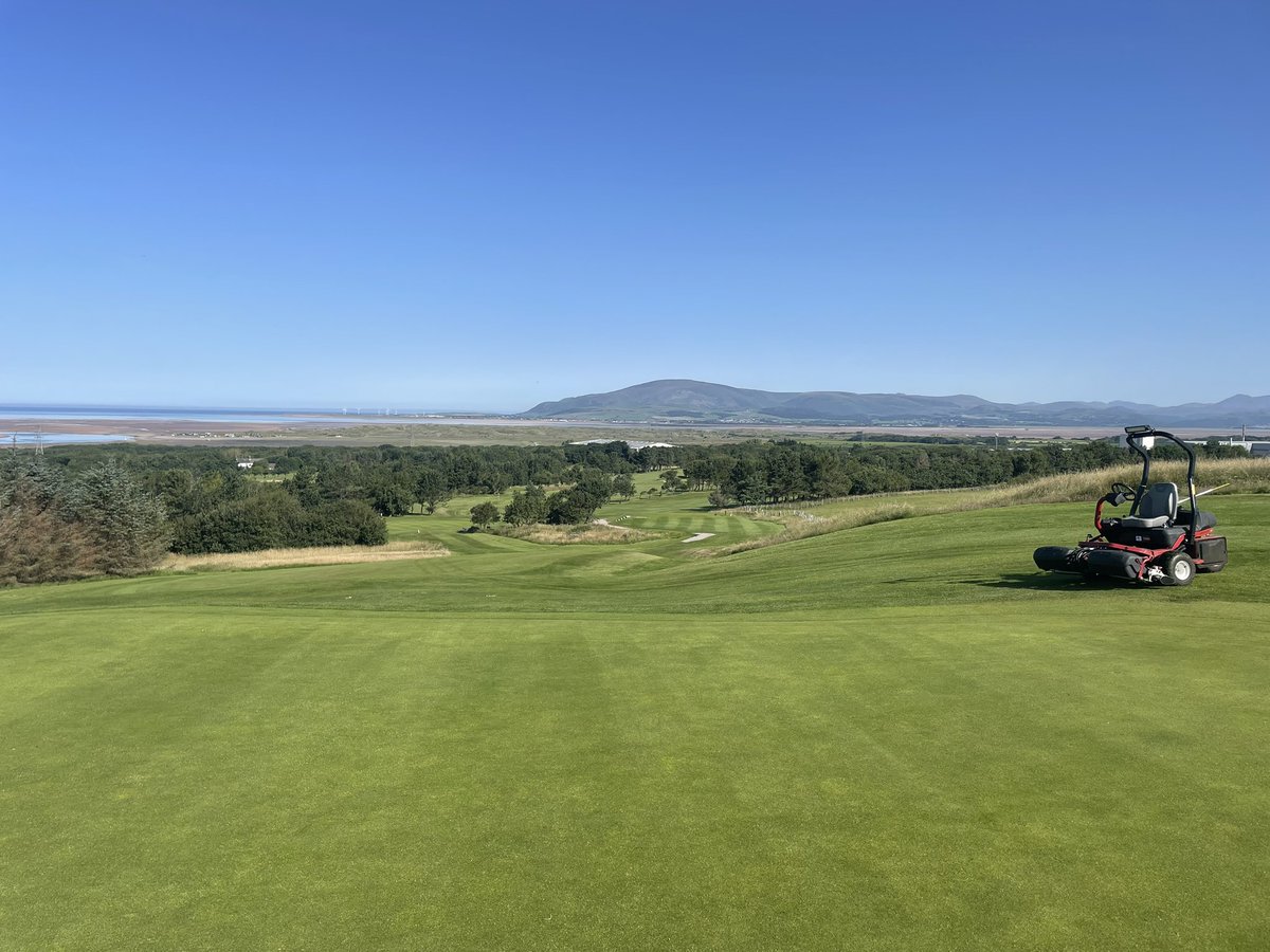 Amazing weather,
Course is looking 👌🏻
Good luck to all 160 members in tomorrow’s Captains Day Competition. 
⛳️⛳️⛳️