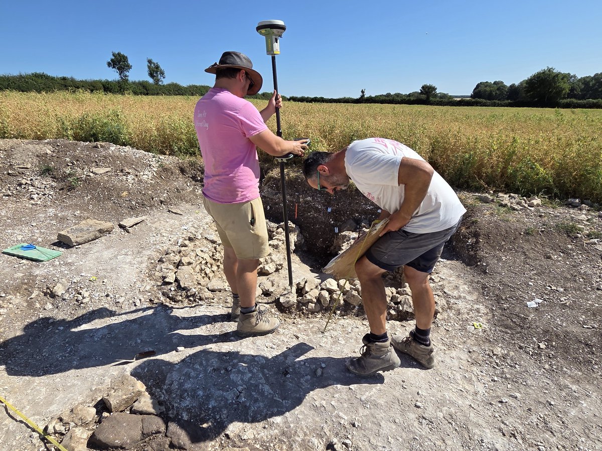 Durotrigesdig's tweet image. It's day 5 of packdown at #Durotriges25 and, despite the extreme heat, the team are ensuring all records, plans and sections of Iron Age #archaeology are complete