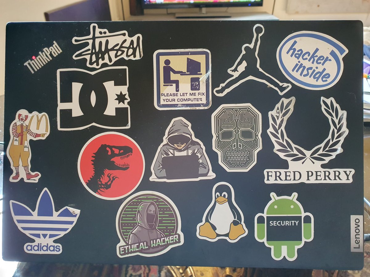 code3175's tweet image. Wie sieht euer Laptop aus? @fredperry @Nike @McDonnald ist ein Muss. Meine Tochter hat mir beim Gestalten geholfen. Mein @LenovoThinkPad ist völlig zugeklebt 🤣 What does your laptop cover look like? My daughter helped me design it. I&apos;m really looking forward to seeing your pics.